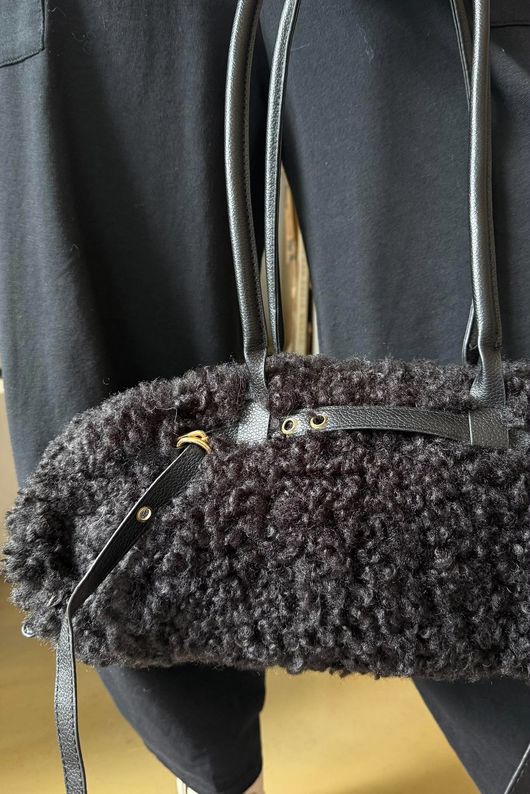 Hicks Shearling Barrel Bag Black